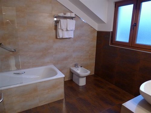 Hotel Valle De Cabezón 3*