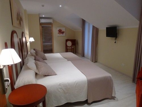 Hotel Valle De Cabezón 3*