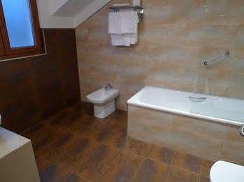 Hotel Valle De Cabezón 3*