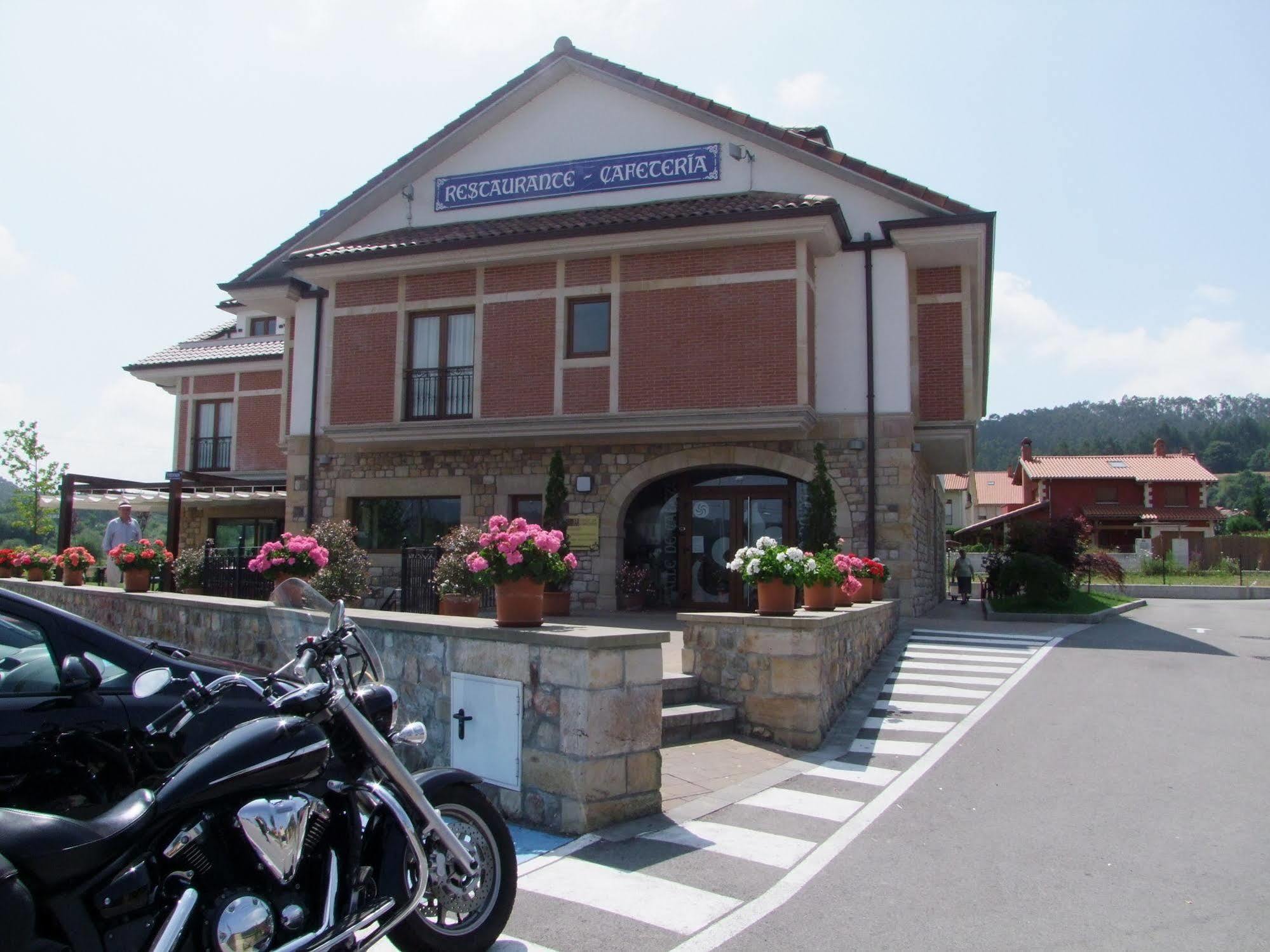 Valle De Cabezón Hotel